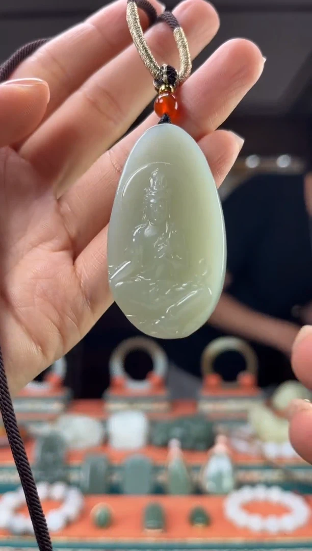 和田玉未镶嵌颈饰佩佩