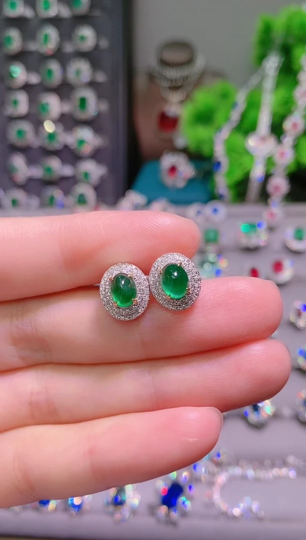 18K金镶嵌18K金耳饰祖母绿.