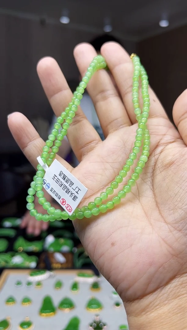 和田玉（碧玉）未镶嵌颈饰±4mm60厘米苹果绿项链