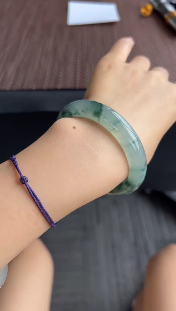 翡翠手镯未镶嵌55号56.4*12*8.4