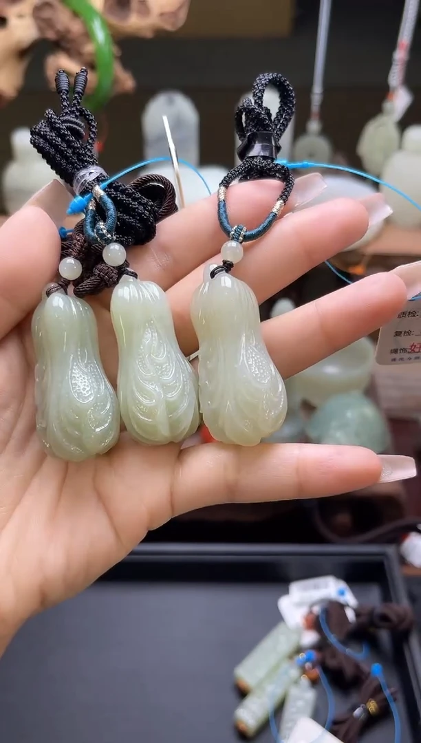 【闪购商品】和田玉吊坠未镶嵌且末迪克兰白菜 多样性发一