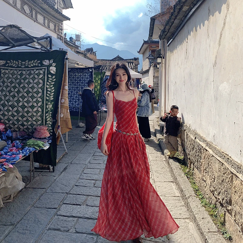 Lien2025新款休闲气质收腰显瘦拼接红格子长款吊带连衣裙夏季出游