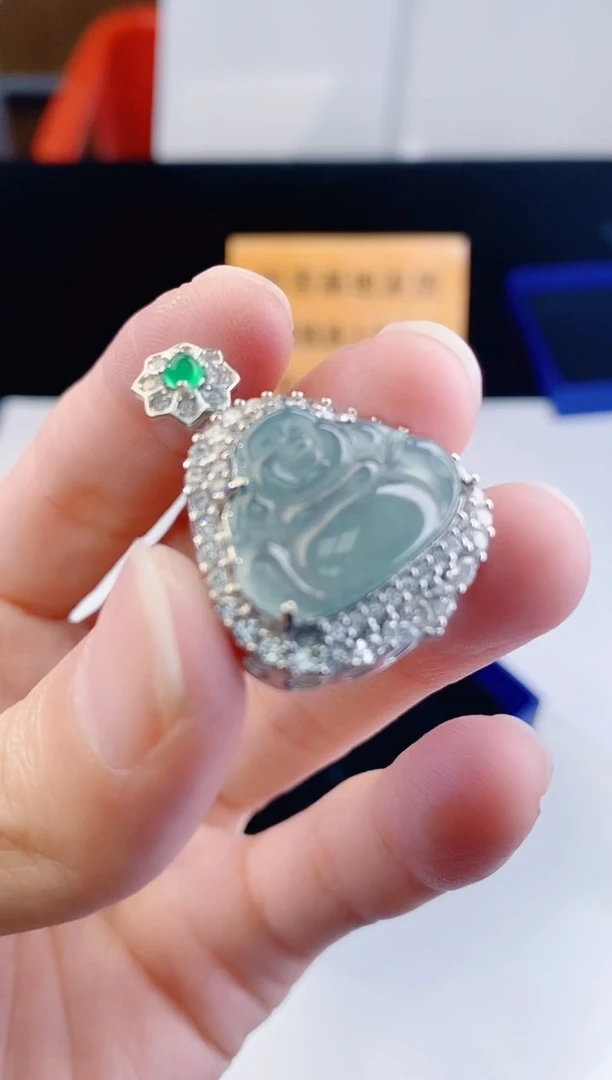 颈饰未镶嵌翡翠`