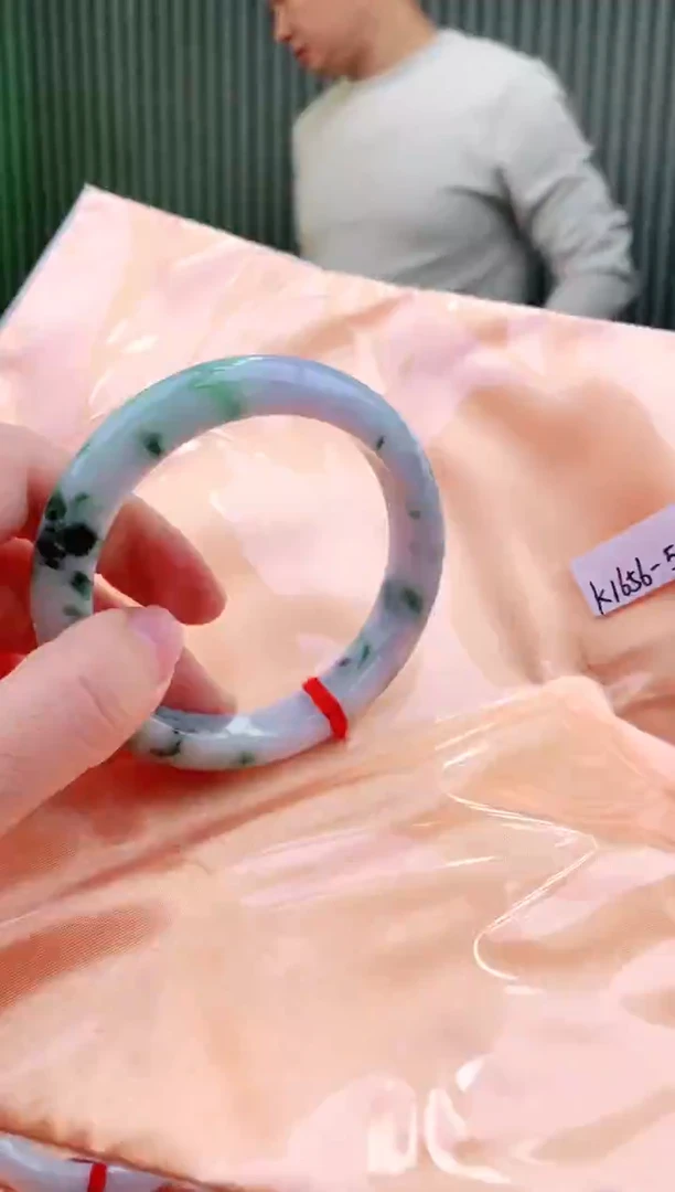 未镶嵌手镯翡翠58