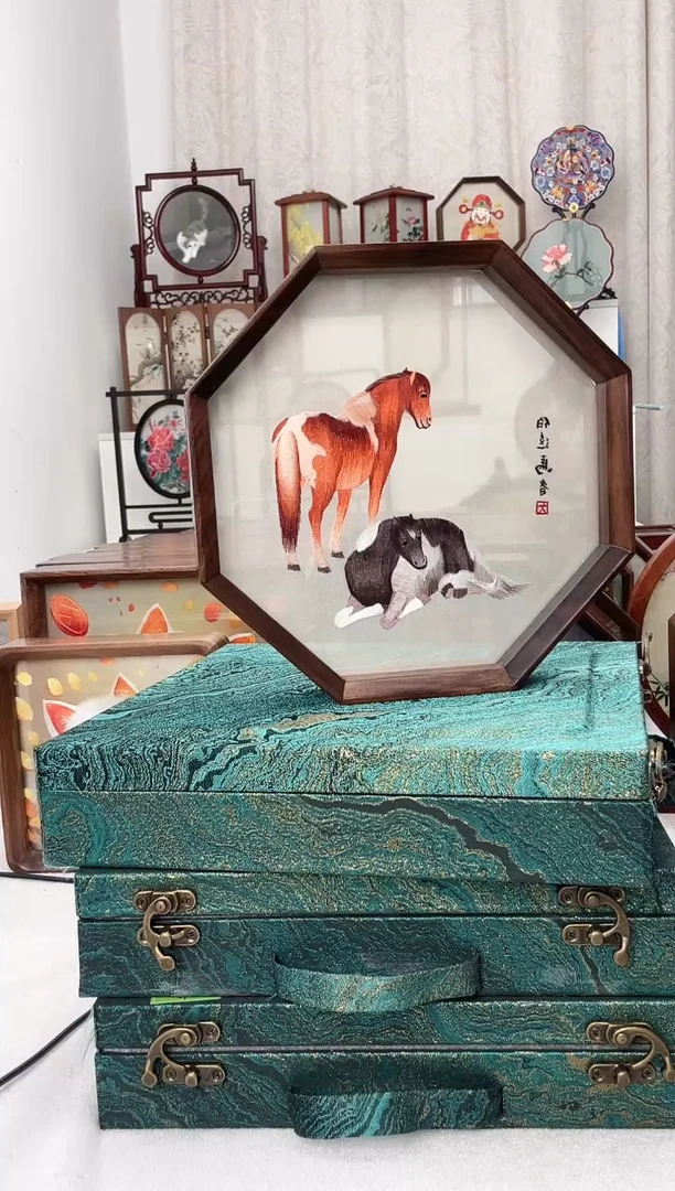 扇子苏绣作品手工精品摆台