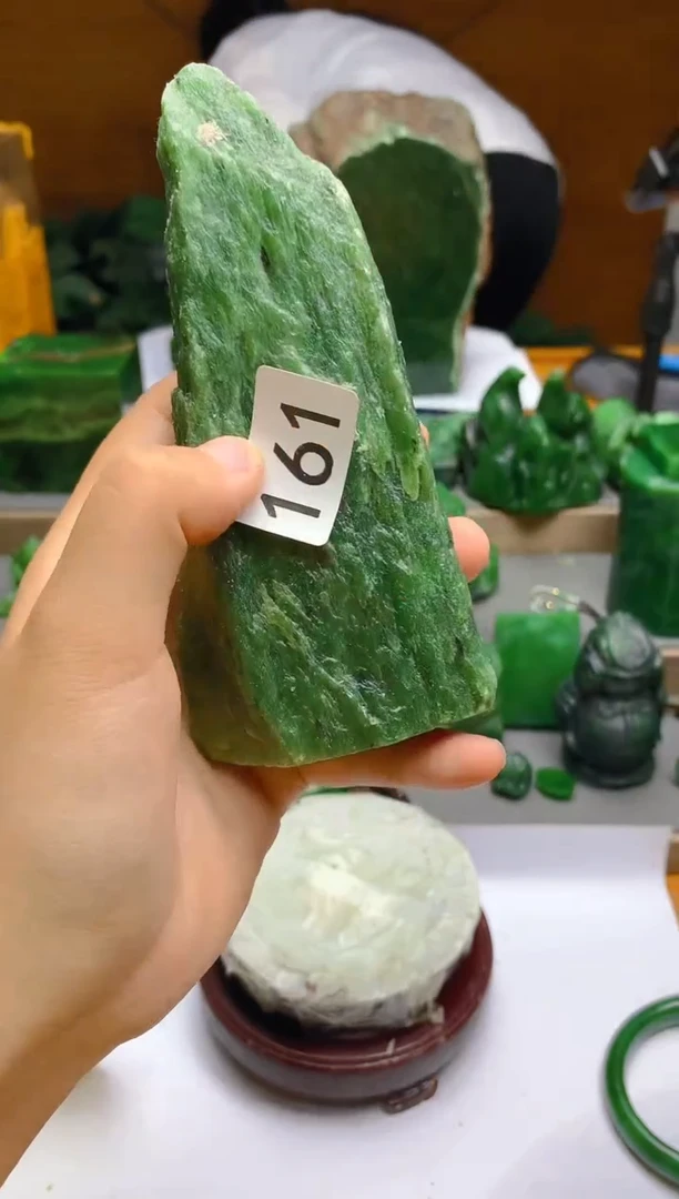 和田玉（碧玉）未镶嵌珠宝半成品1