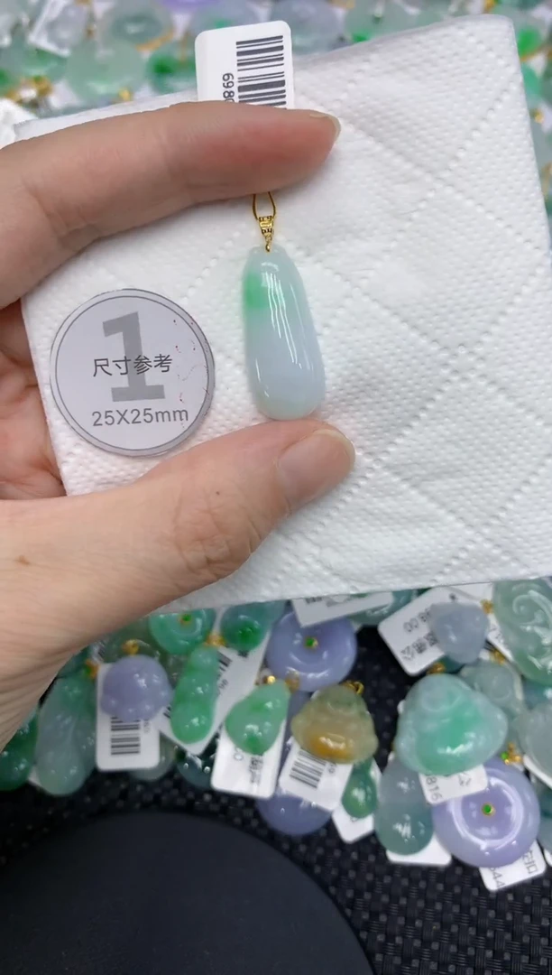 颈饰18K金镶嵌翡翠11111111