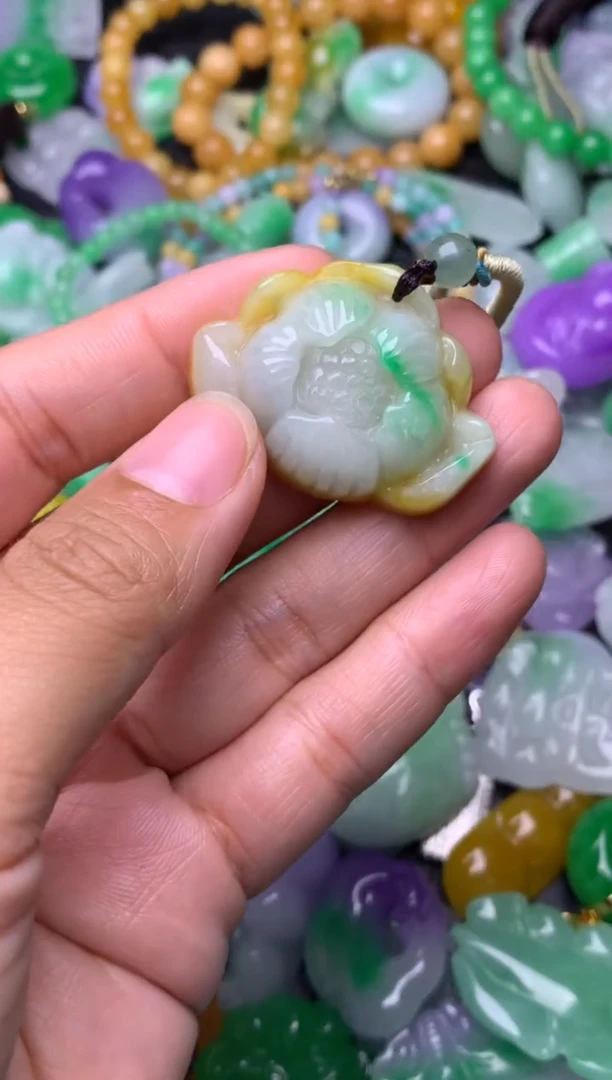 颈饰未镶嵌翡翠缅甸翡翠吊坠