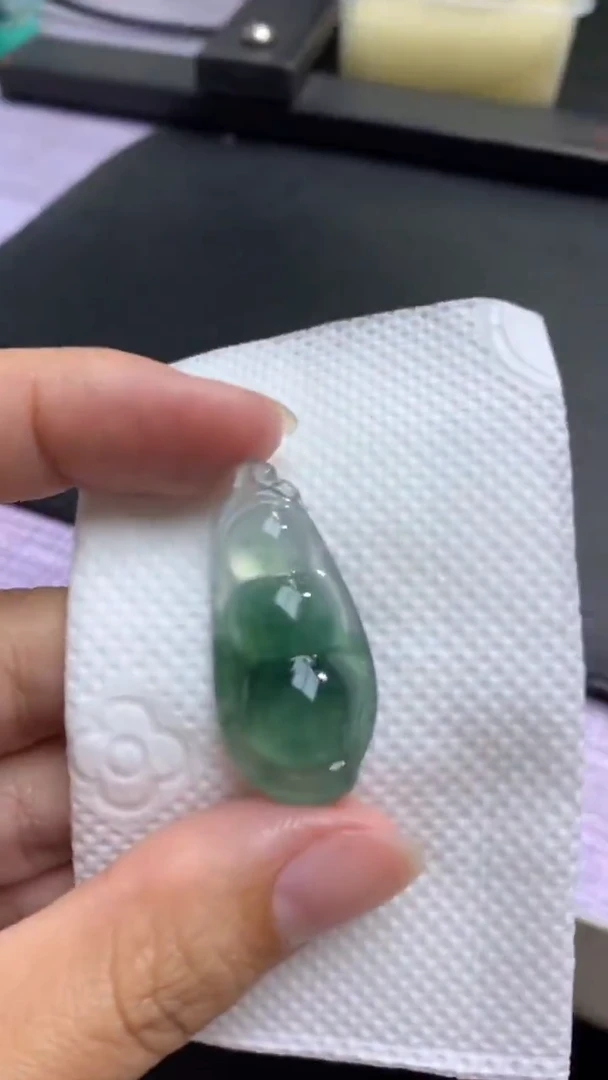未镶嵌定制翡翠饺*?毛货