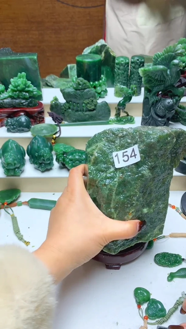 未镶嵌和田玉摆件1