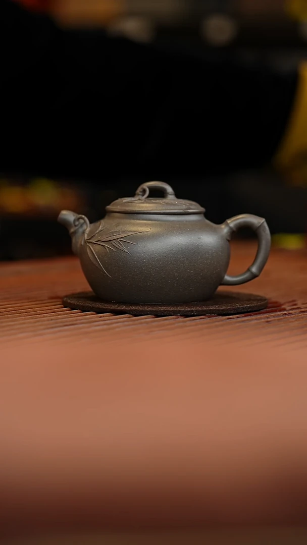 紫砂蟹壳青段馨竹紫砂壶180CC