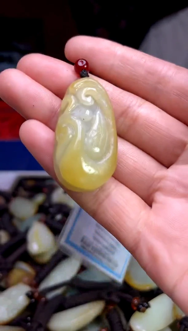 和田玉未镶嵌颈饰1