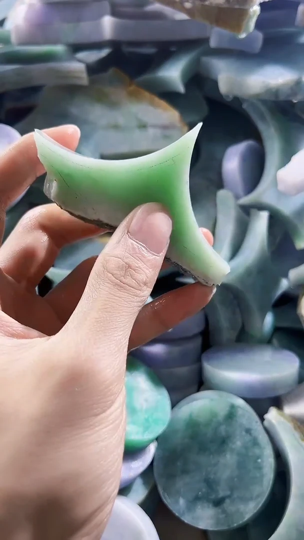 翡翠裸石缅甸翡翠A货陈6705