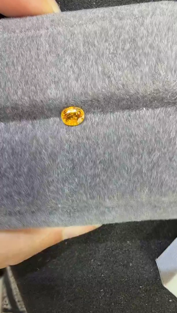 未镶嵌定制定制蓝宝石0.78克拉金丝雀黄天然