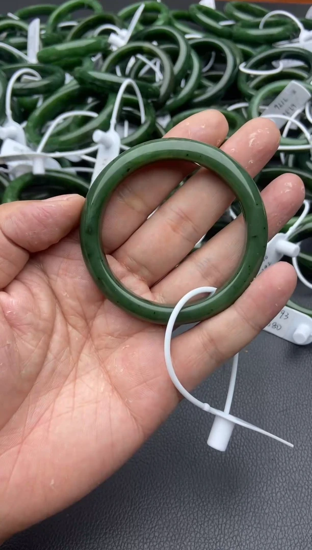 未镶嵌手镯和田玉（碧玉）56-54.8-有瑕