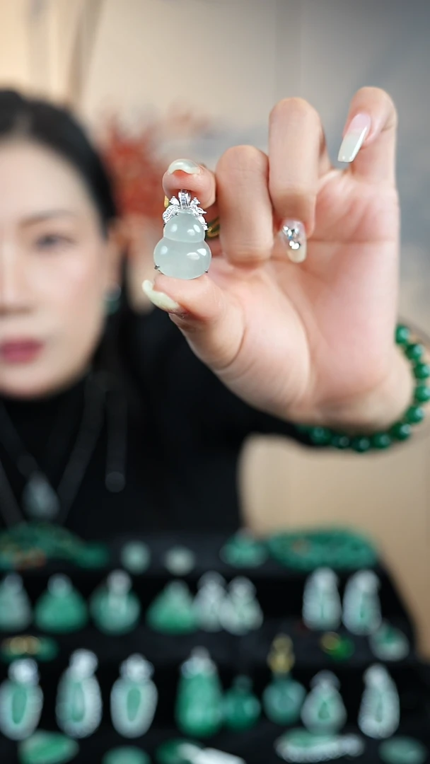 银S925镶嵌石英质玉（非洲翠）珠宝奇石葫芦