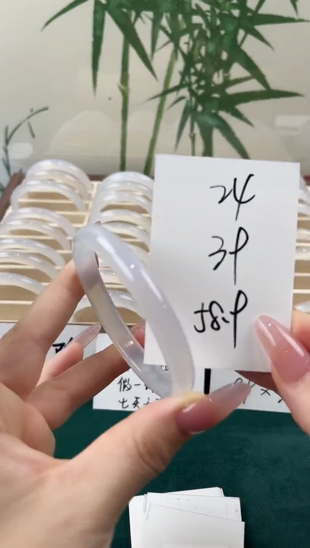 玛瑙/玉髓手镯未镶嵌24