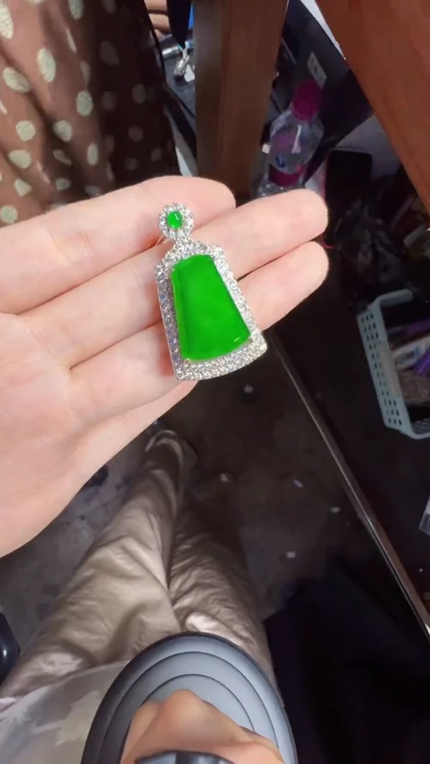 未镶嵌定制翡翠翡翠A货有轻微色差属于正常现象无事牌多样性发货1