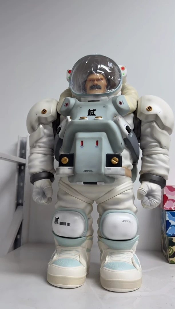 愚者乐园宇航员一个