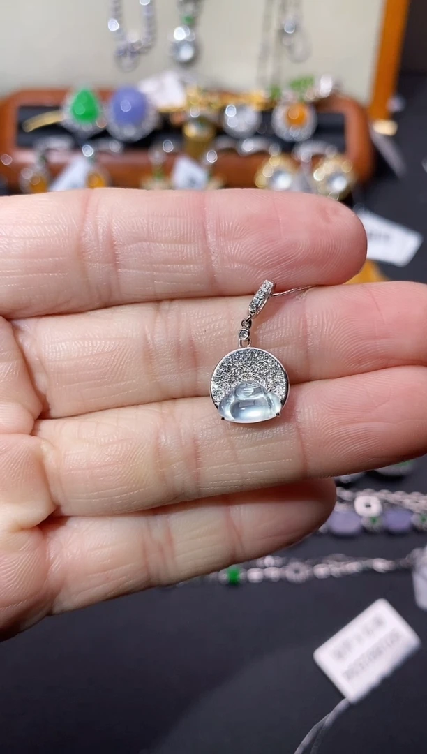 【闪购商品】翡翠吊坠(不含链)18K金镶嵌吊坠