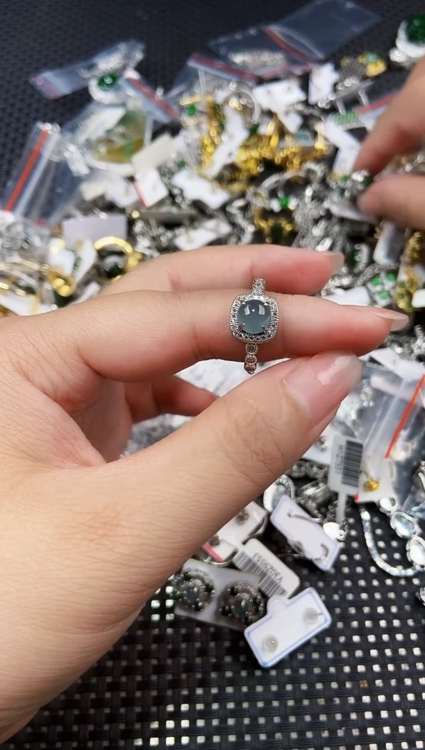 翡翠未镶嵌耳饰1111111111