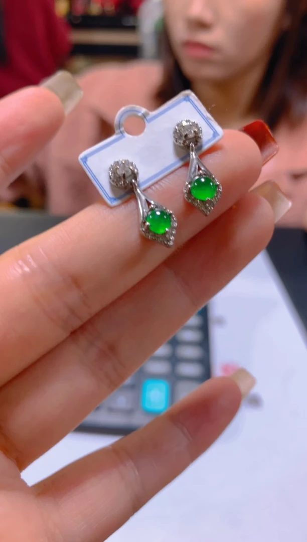 未镶嵌翡翠耳饰多样性发一