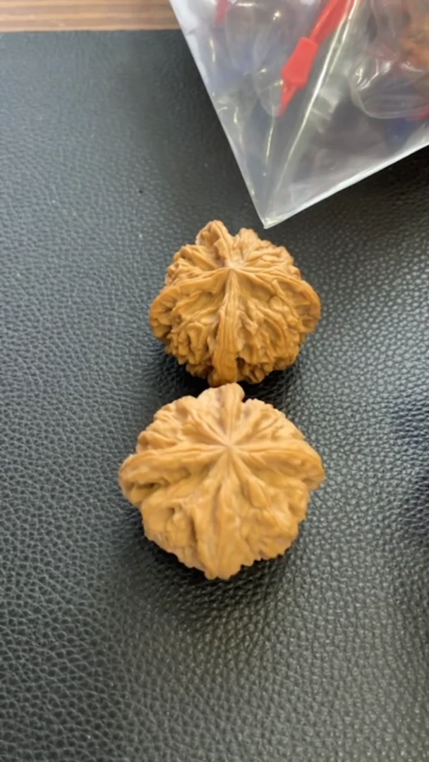 文玩核桃吊坠精品四棱文玩核桃 B250421-05