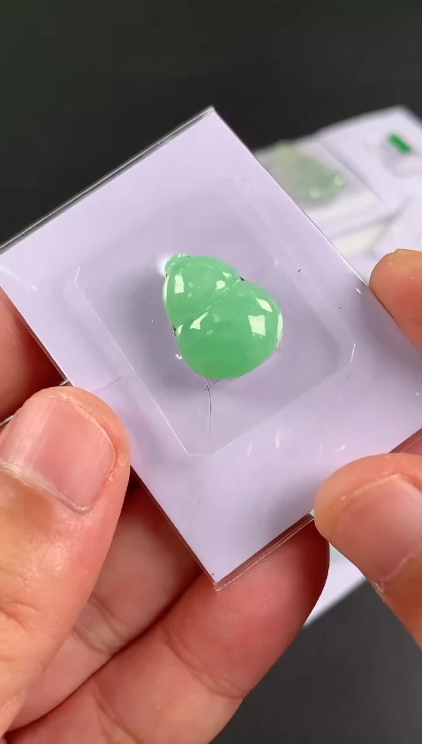 未镶嵌定制翡翠不**雄翡翠