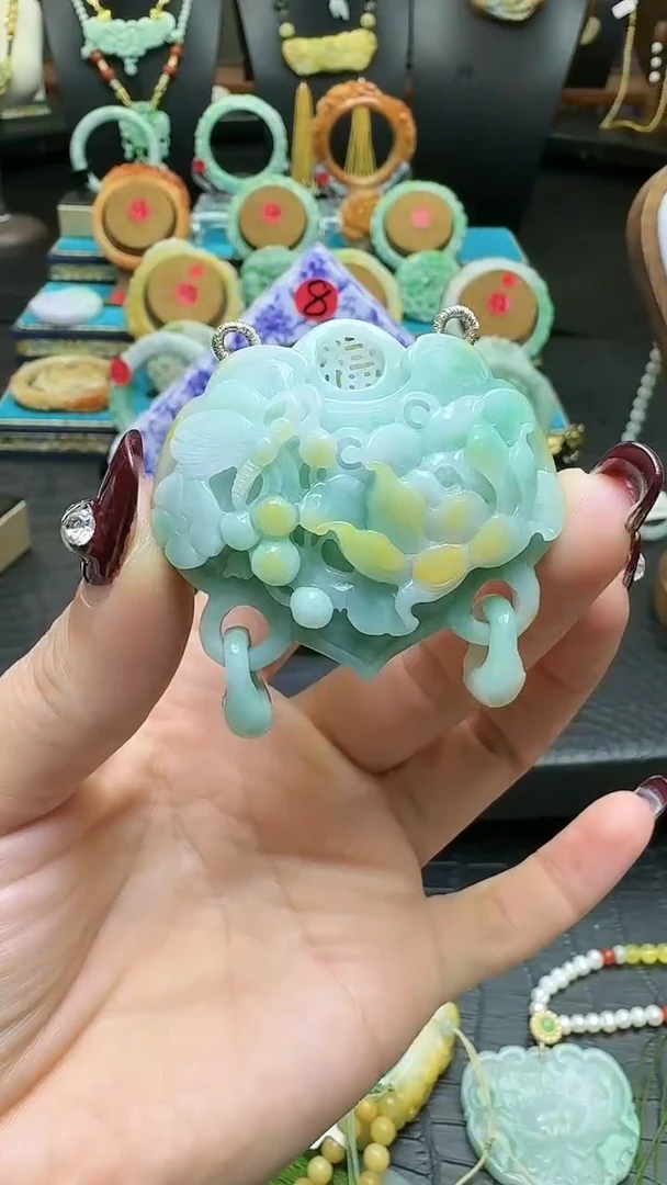 【闪购商品】翡翠颈饰未镶嵌如意锁