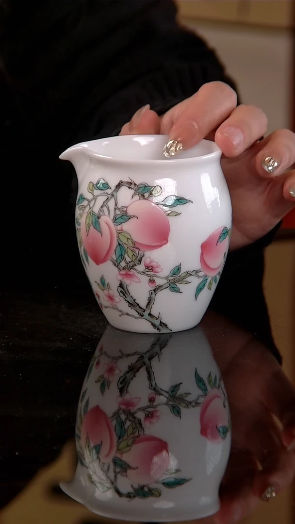 悟陶粉彩五桃公道杯