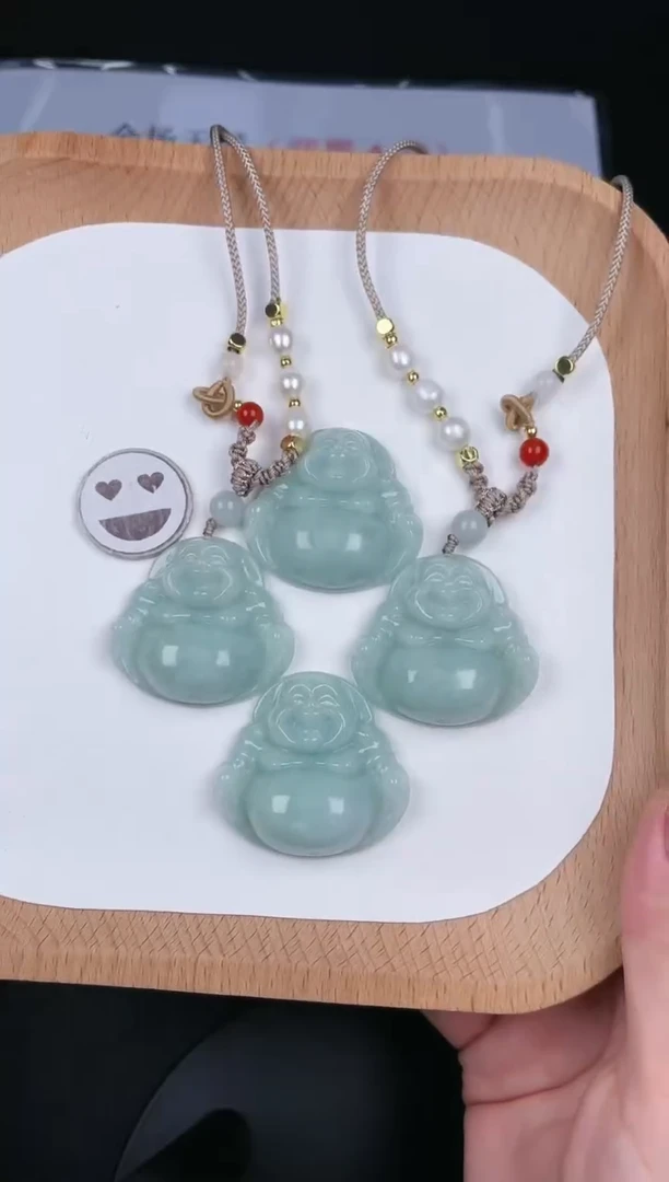 翡翠未镶嵌颈饰LA019翡翠果绿中佛+送同款绳子（多样性发其一）