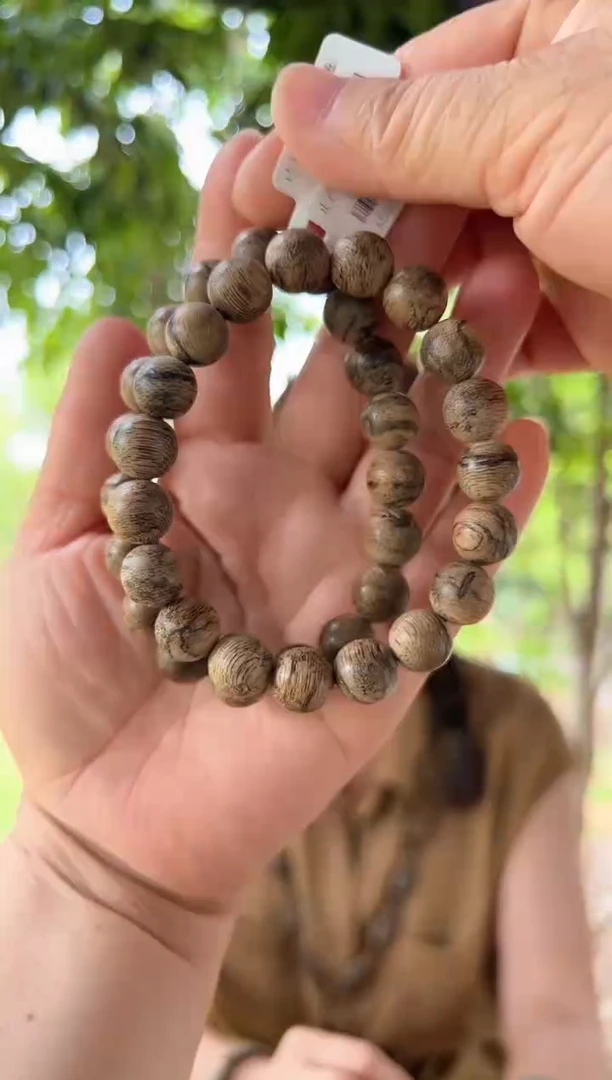 手串沉香达拉干正区11-10圆珠单圈多样性一条’