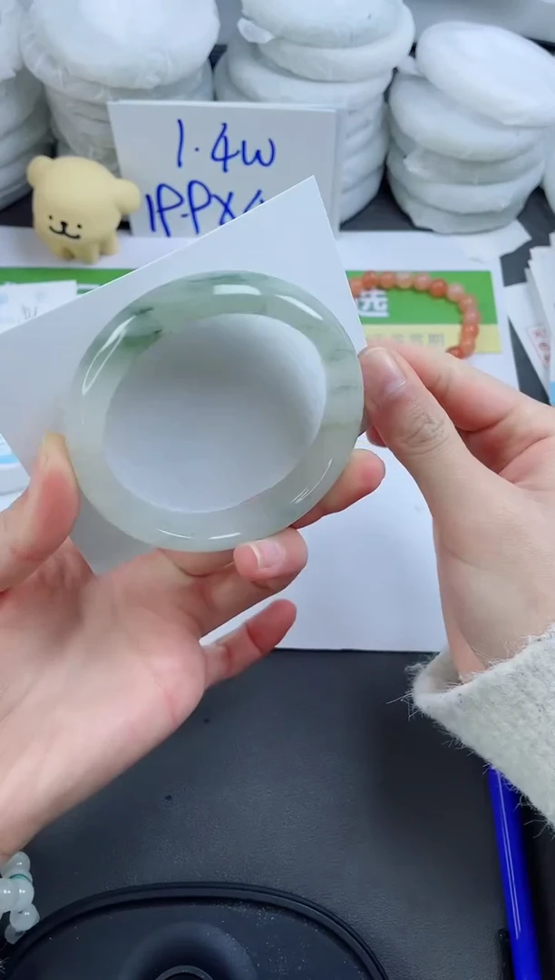 【闪购商品】石英质玉手镯未镶嵌55-59