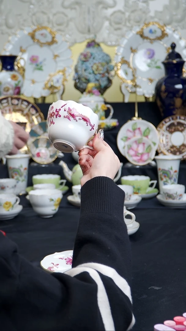 骨瓷婷婷中古器物如图所示22