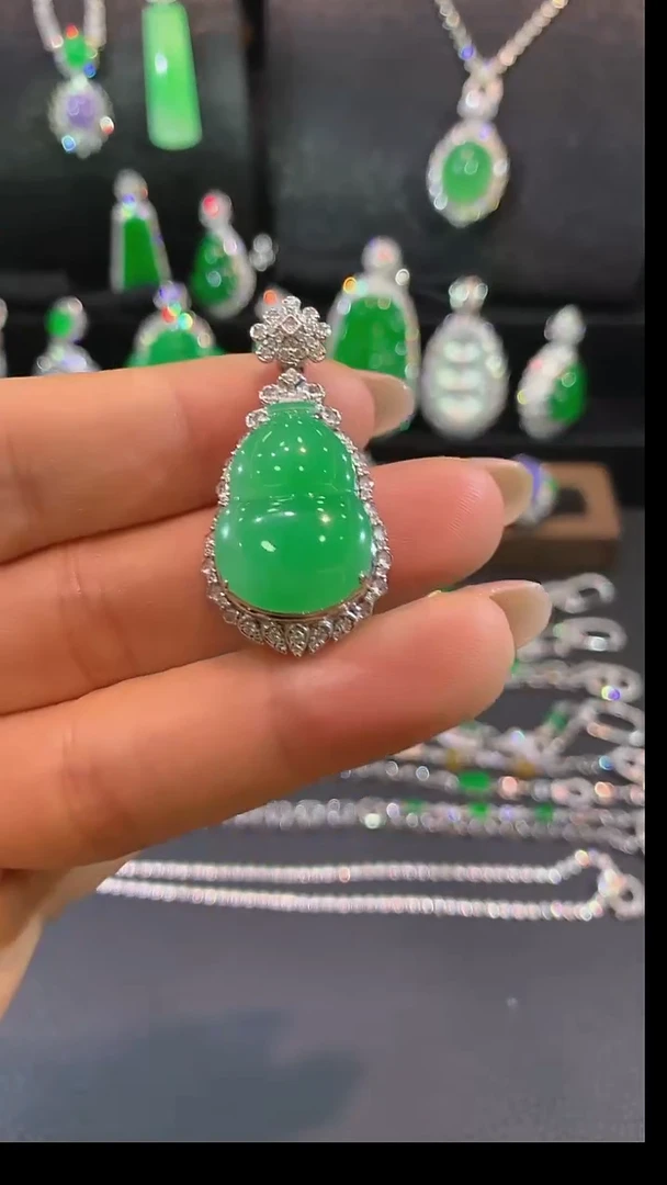 吊坠(不含链)18K金镶嵌翡翠吊坠