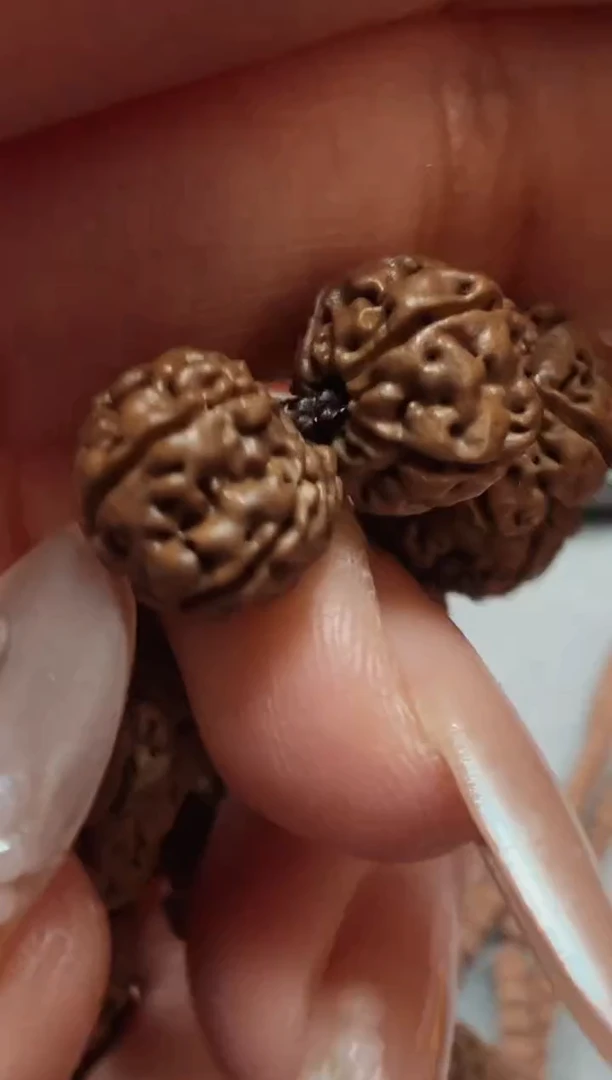 吊坠金刚菩提831凹底梅花108长串