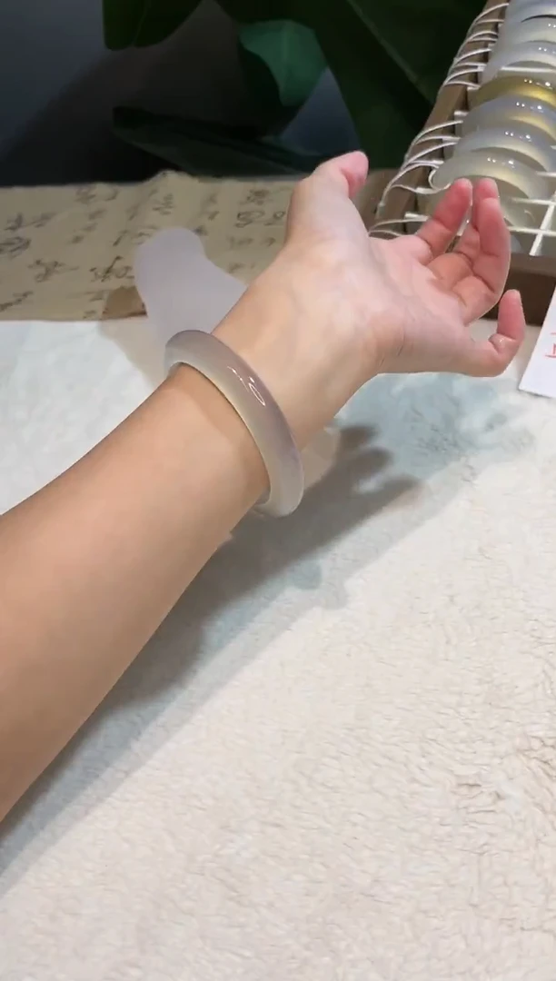 手镯玛瑙/玉髓未镶嵌57.4鉴赏期48小时