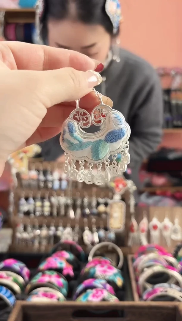 织绣艺枝独绣手工饰品138