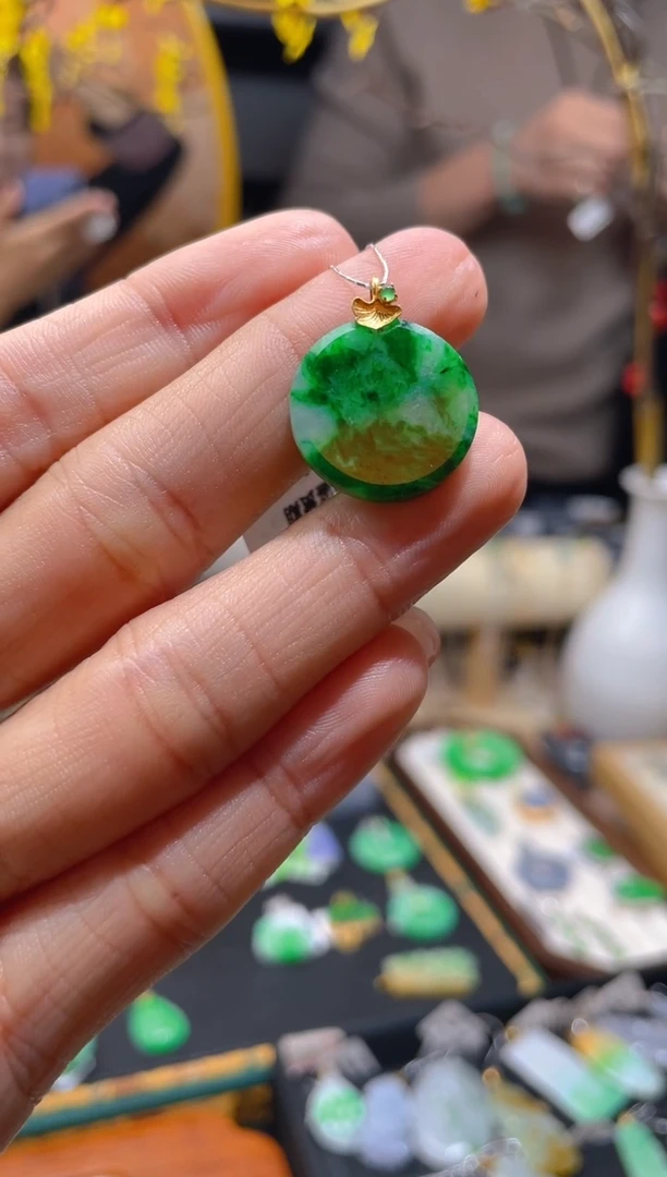 【闪购商品】翡翠颈饰18K金镶嵌假一赔三