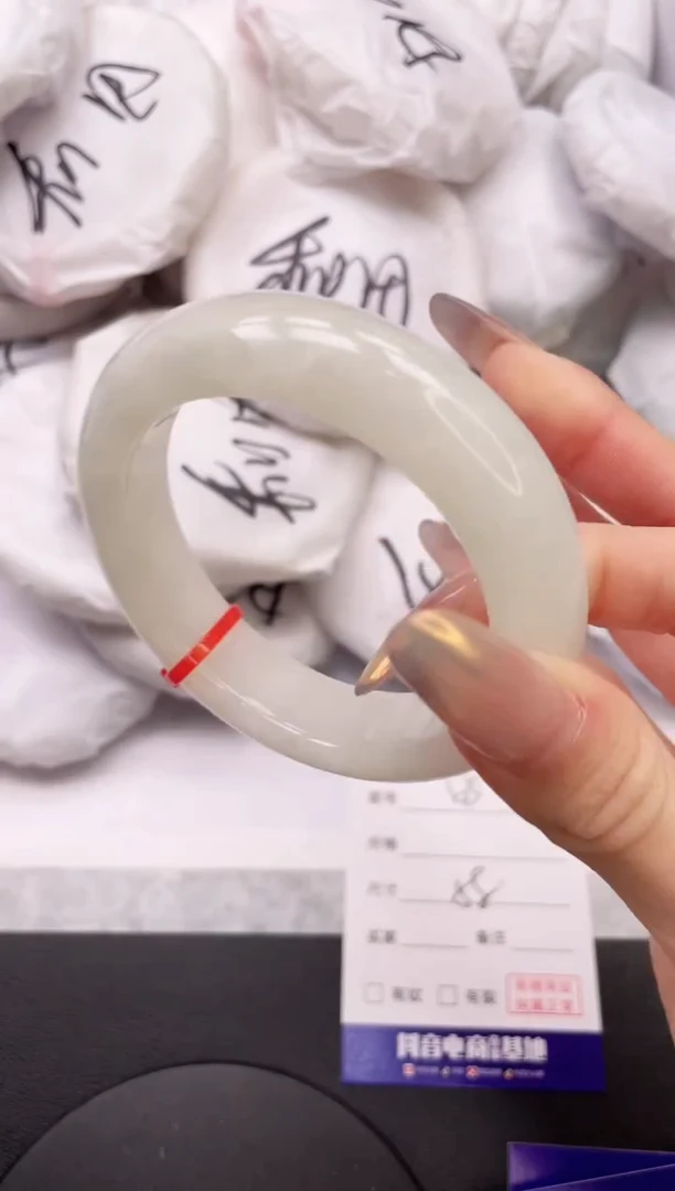 【闪购商品】和田玉手镯未镶嵌3K65-58