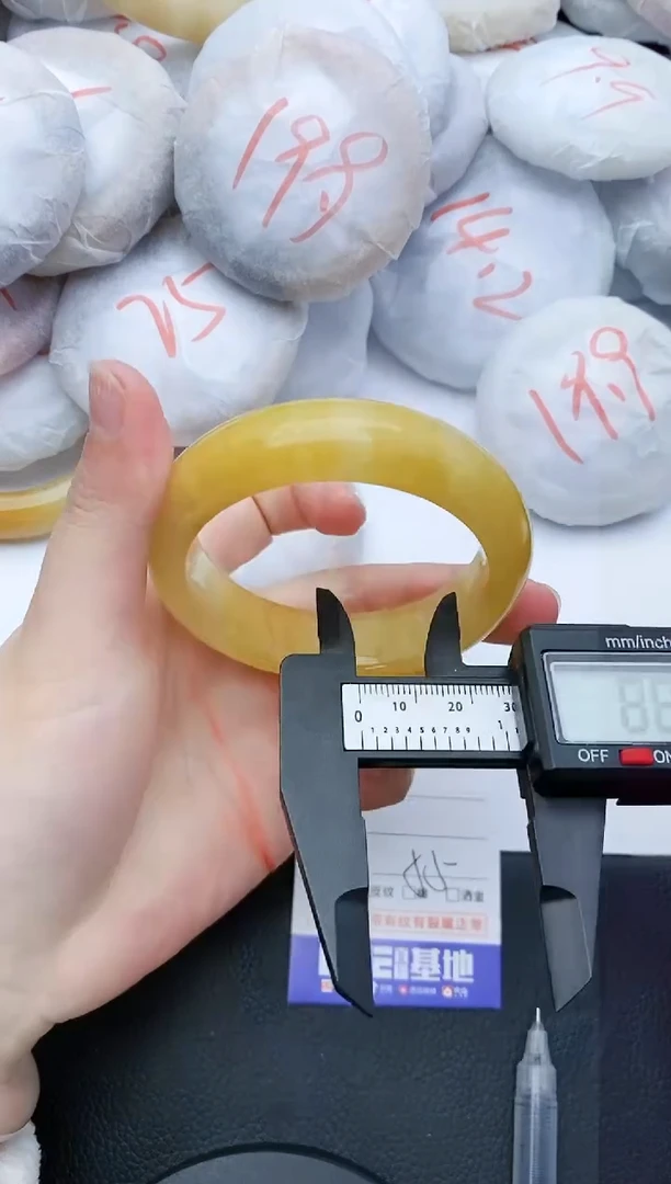 【闪购商品】石英质玉手镯未镶嵌85+56/57