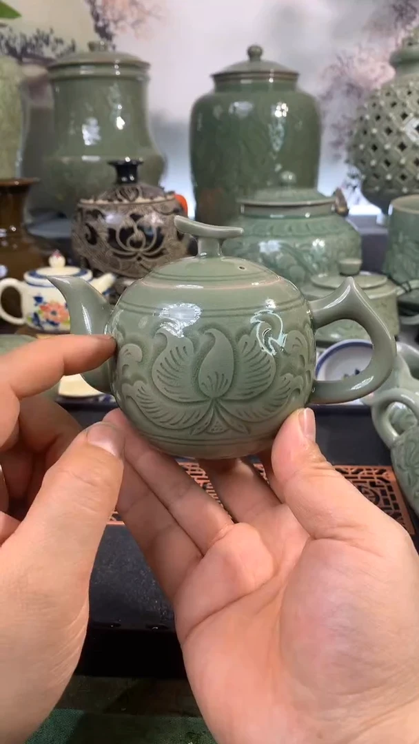 耀州窑微瑕秦人壶1只