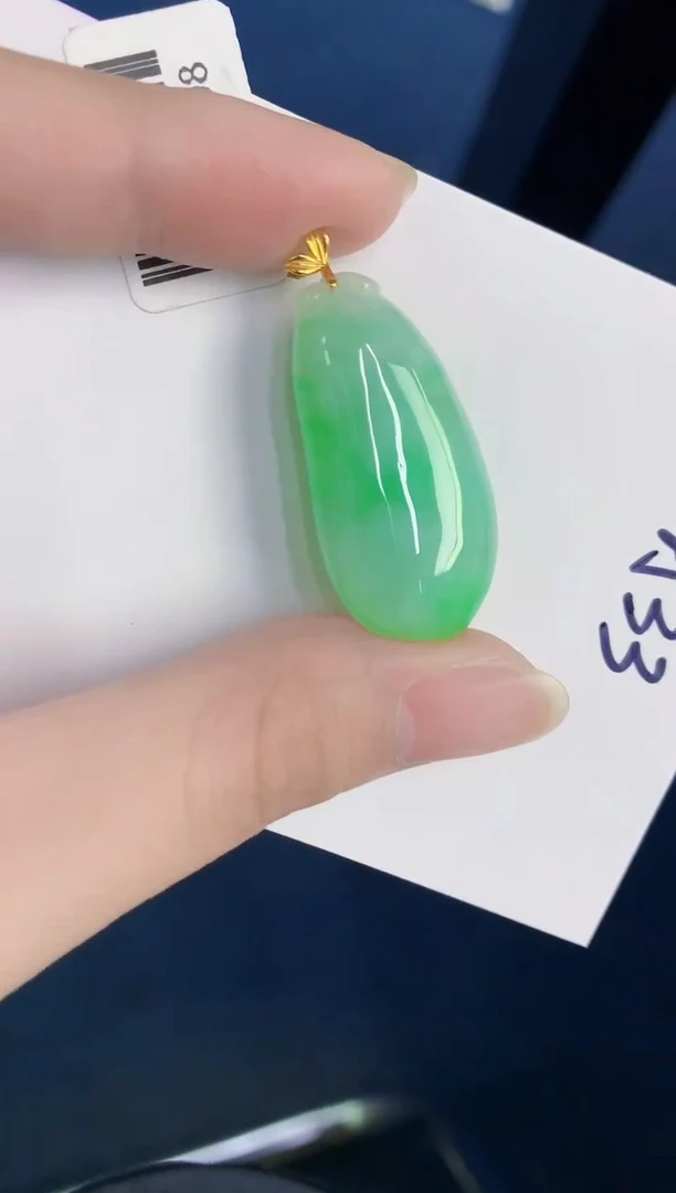 颈饰18K金镶嵌翡翠天然翡翠缅甸A货