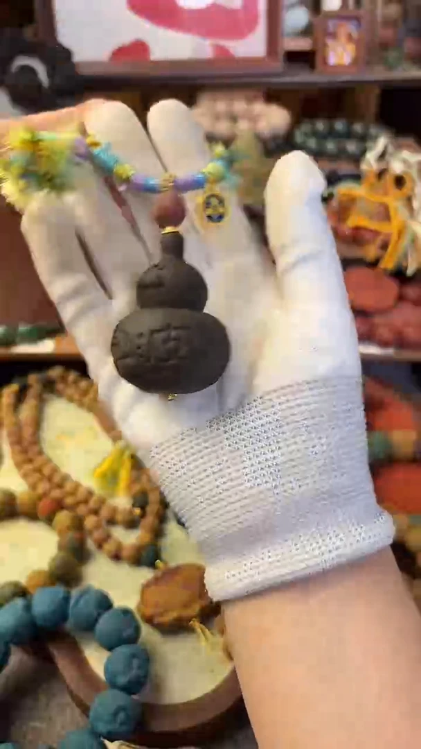 泥塑安宫香富婆葫芦一个