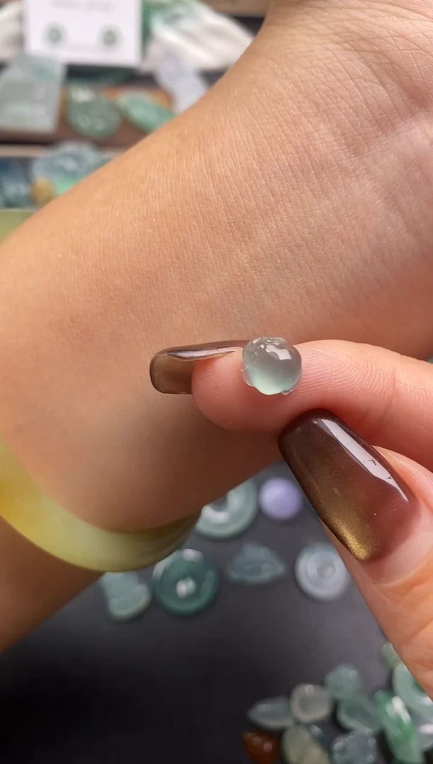 颈饰未镶嵌翡翠金蟾