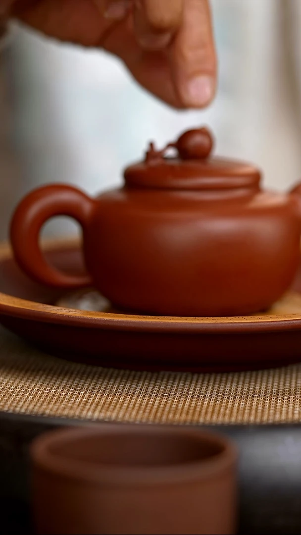 茶壶紫砂ZCP121 福桃   红泥   200cc