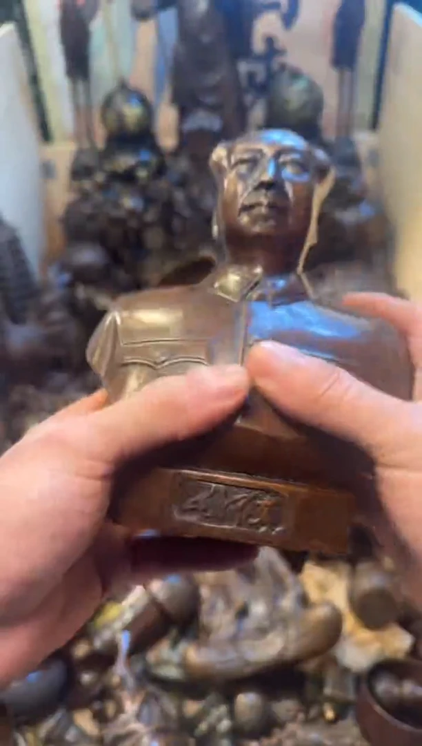 潼潼古铜只卖真铜！（半身伟人像）