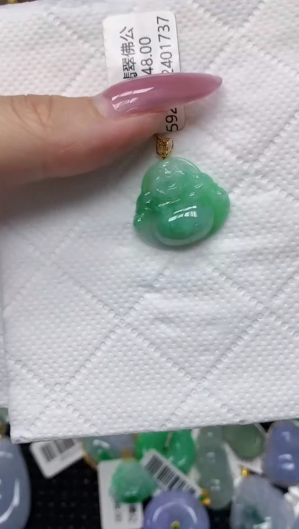 翡翠18K金镶嵌颈饰1111111111