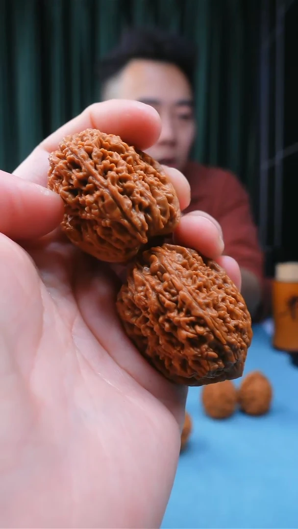 【闪购商品】文玩核桃把件32mm左右蒜头核桃一对