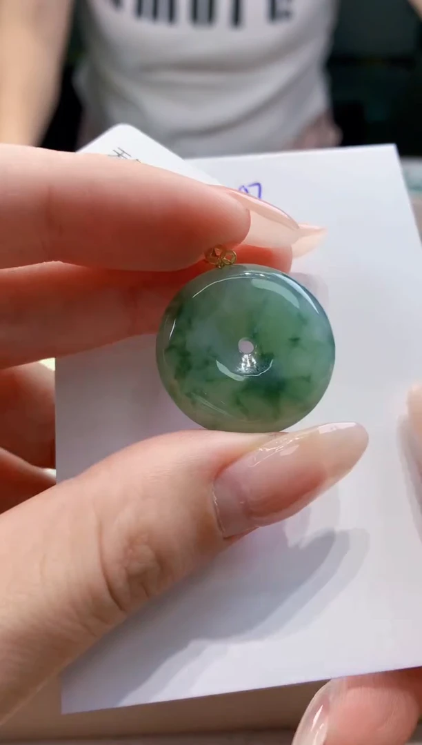 翡翠18K金镶嵌颈饰天然缅甸a货翡翠